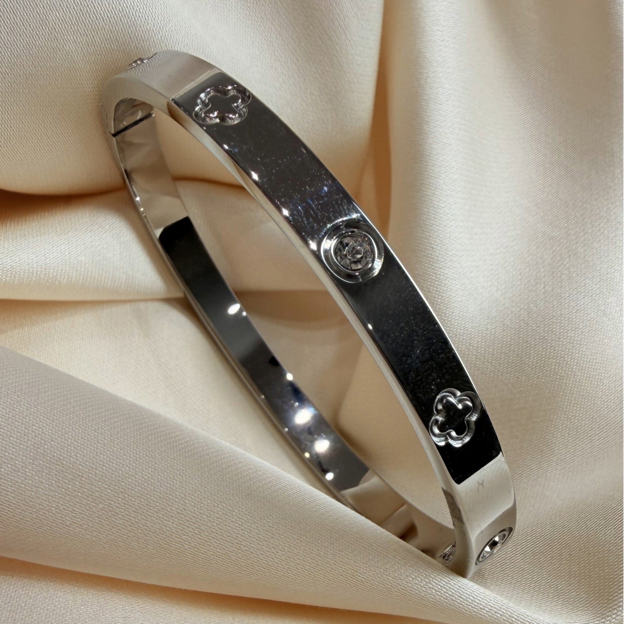Pulseira Trevo e Brilho